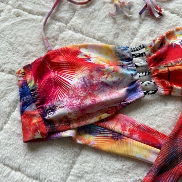 Raisins | Tropical Sunset Hawaiian Floral Print Bikini Top | Size Medium - Picture 3 of 9